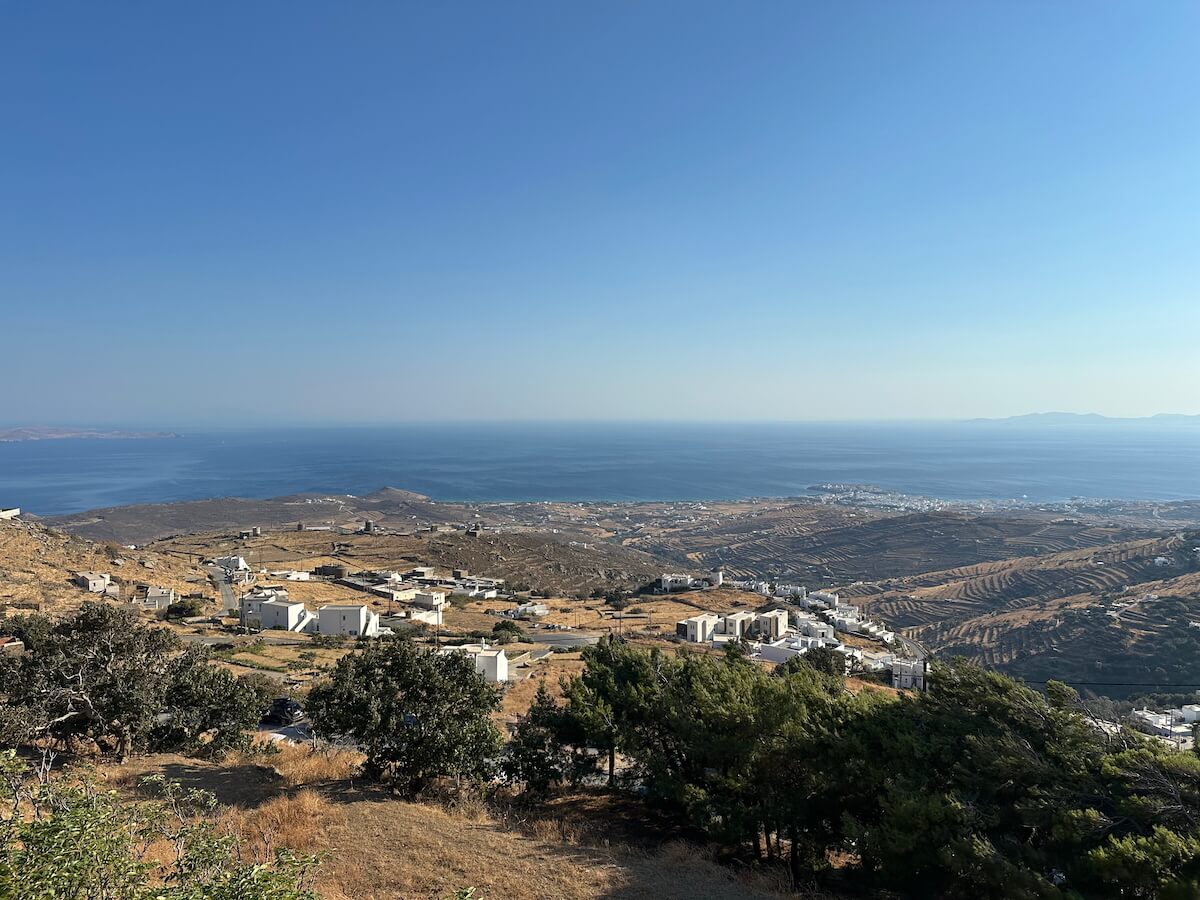 tinos thea duo xwria.jpg